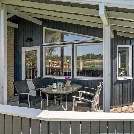 Hylleborg - 400m From The Sea In Ne Jutland By Interhome Feriehus