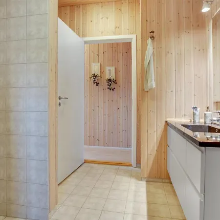 Hylleborg - 400m From The Sea In Ne Jutland By Interhome *