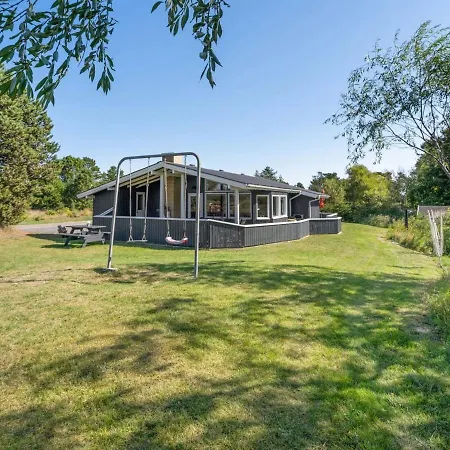Feriehus Hylleborg - 400m From The Sea In Ne Jutland By Interhome Sæby