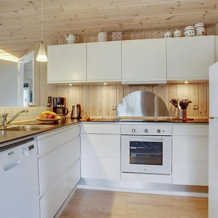 Feriehus Hylleborg - 400m From The Sea By Interhome *